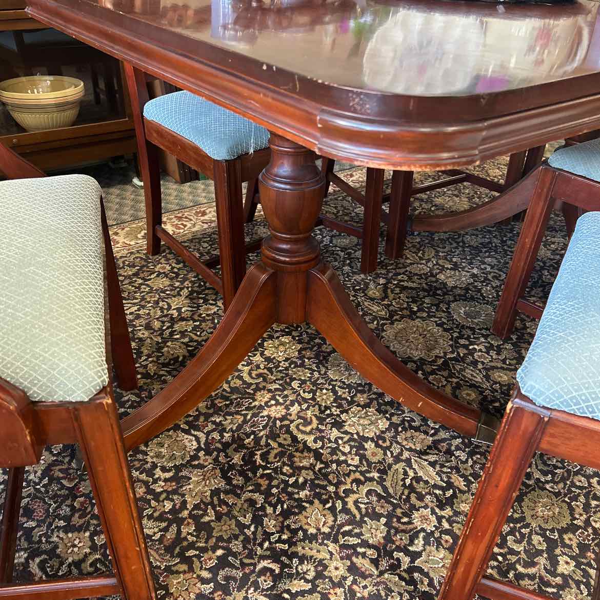Dining Table w/6 chairs/3 Leaves & Pads