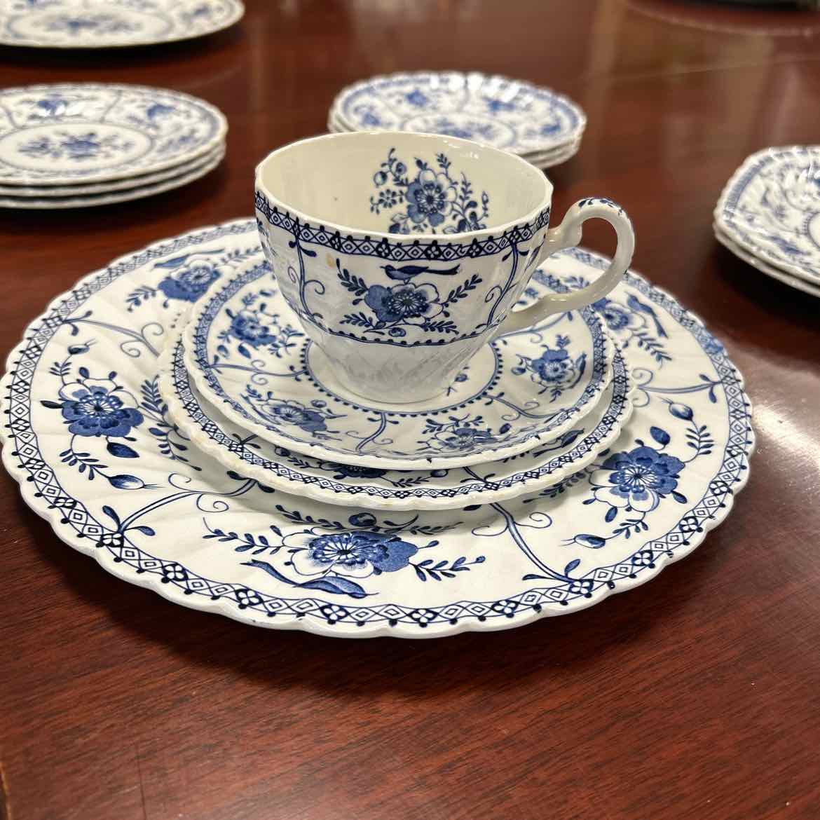 26 pc Johnson Bros Indies Ironstone Dishes