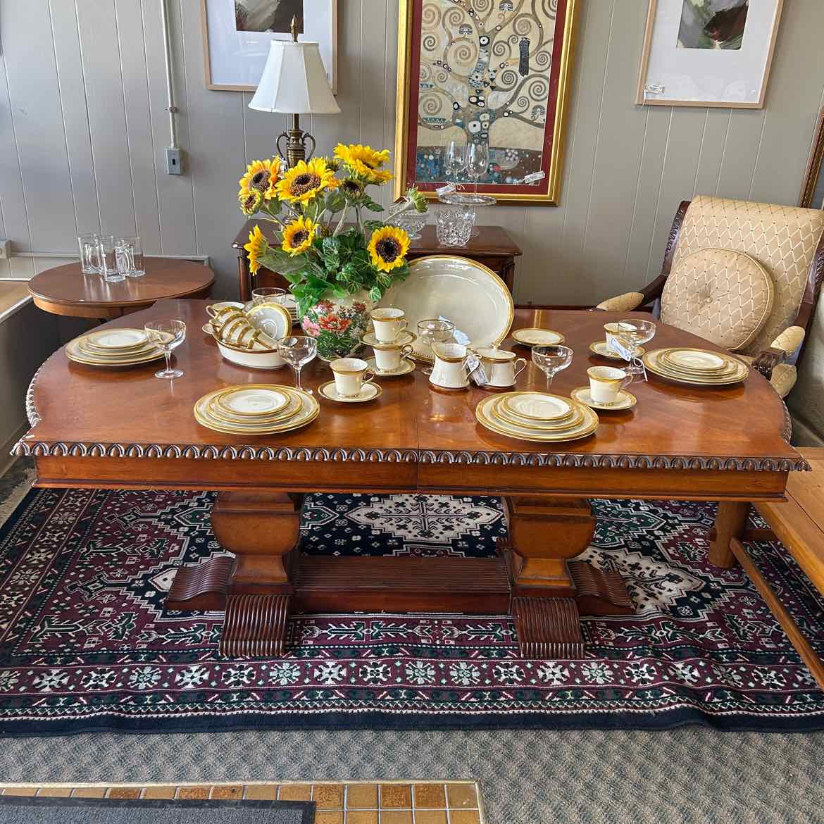 Wood 2 Pedestal Legs Table w/Carved Out Edge/2 Leaves