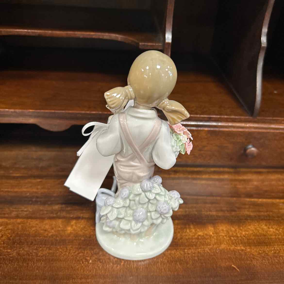 Lladro -Spring Girl
