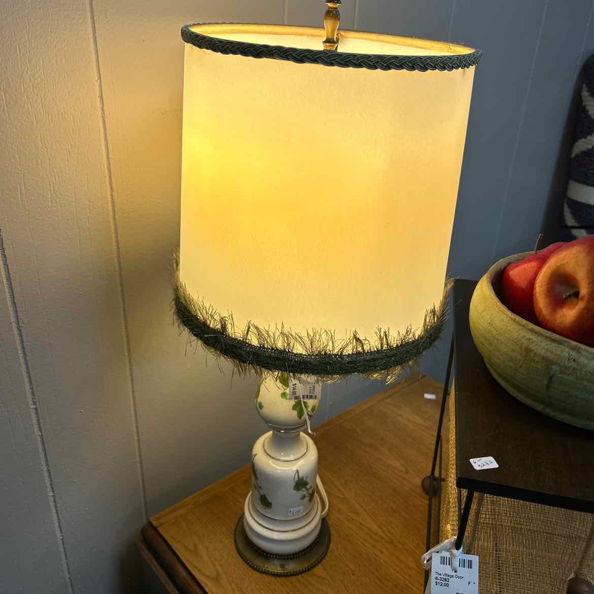 White w/Ivy Base Lamp