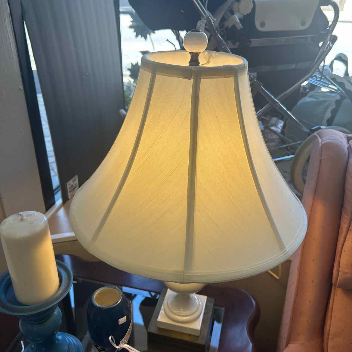 White Ceramic Lamp w/Shade