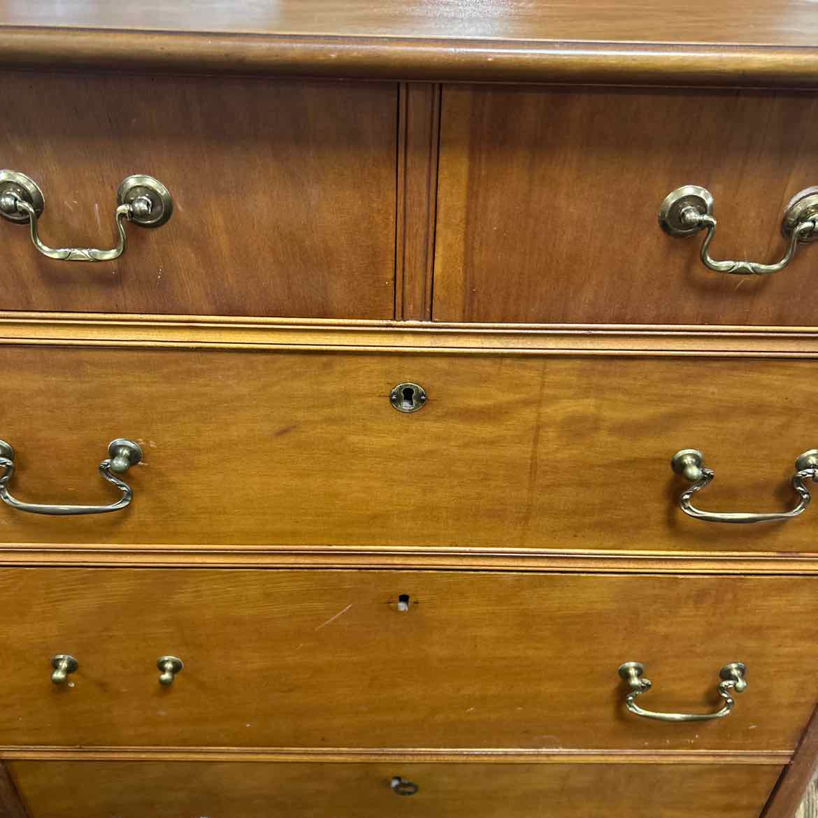 Maple Chest w/Oval Mirror