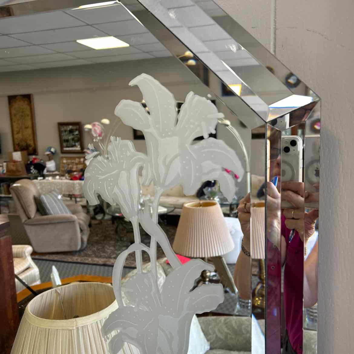 Beveled Wall Mirror w/Etched Flower