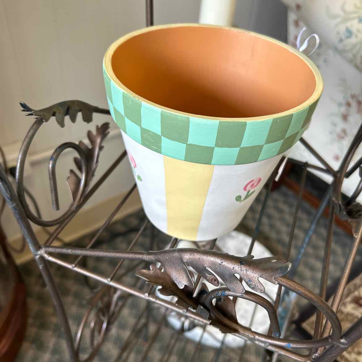 Pottery Flower Pot w/Roses & Yellow Stripe