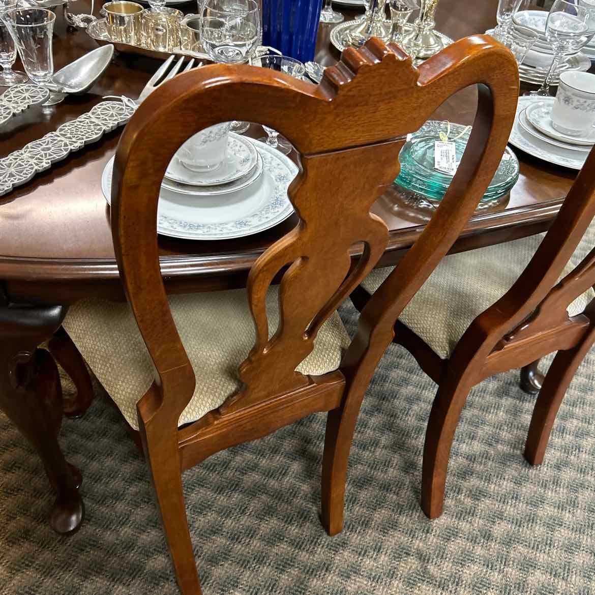 Wood Dining Table w/5 Chairs & 2 Leaves/Pads