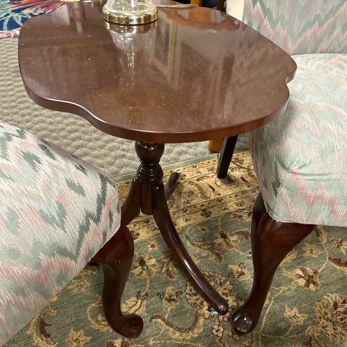 Pedestal Wood Scalloped Edge Side Table