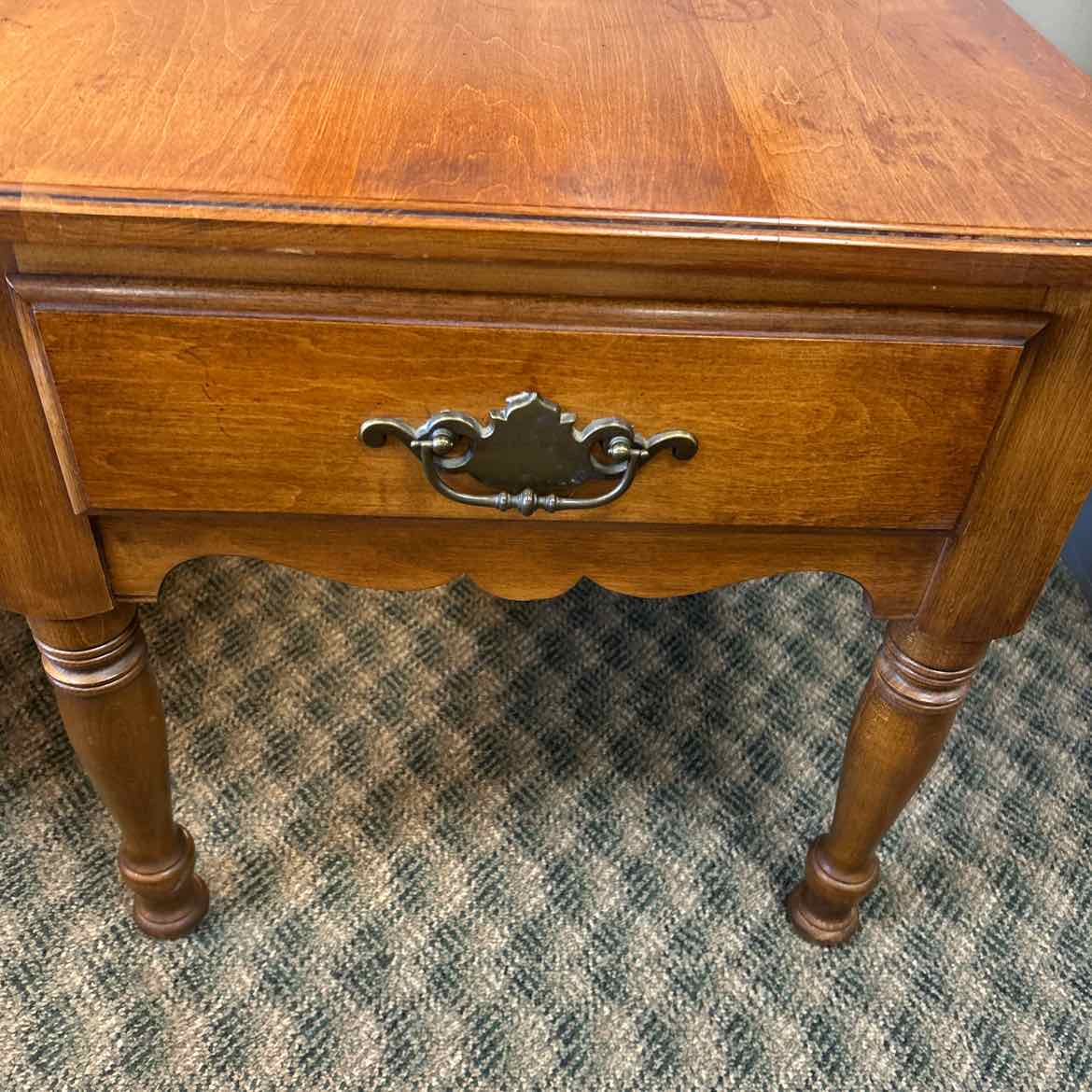 Pennsylvania House Wood End Table w/Drawer