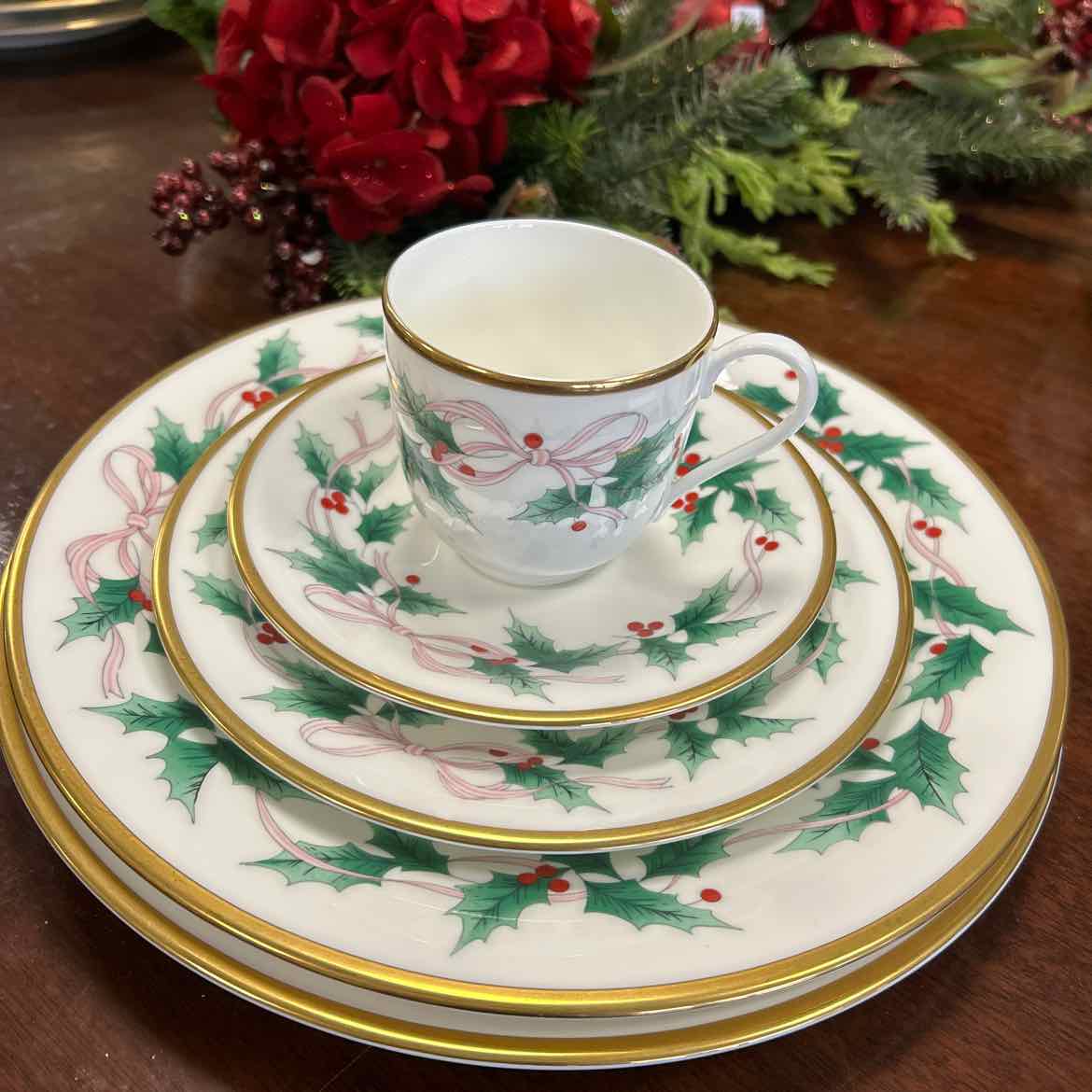 48 pc Mikasa Ribbon Holly China