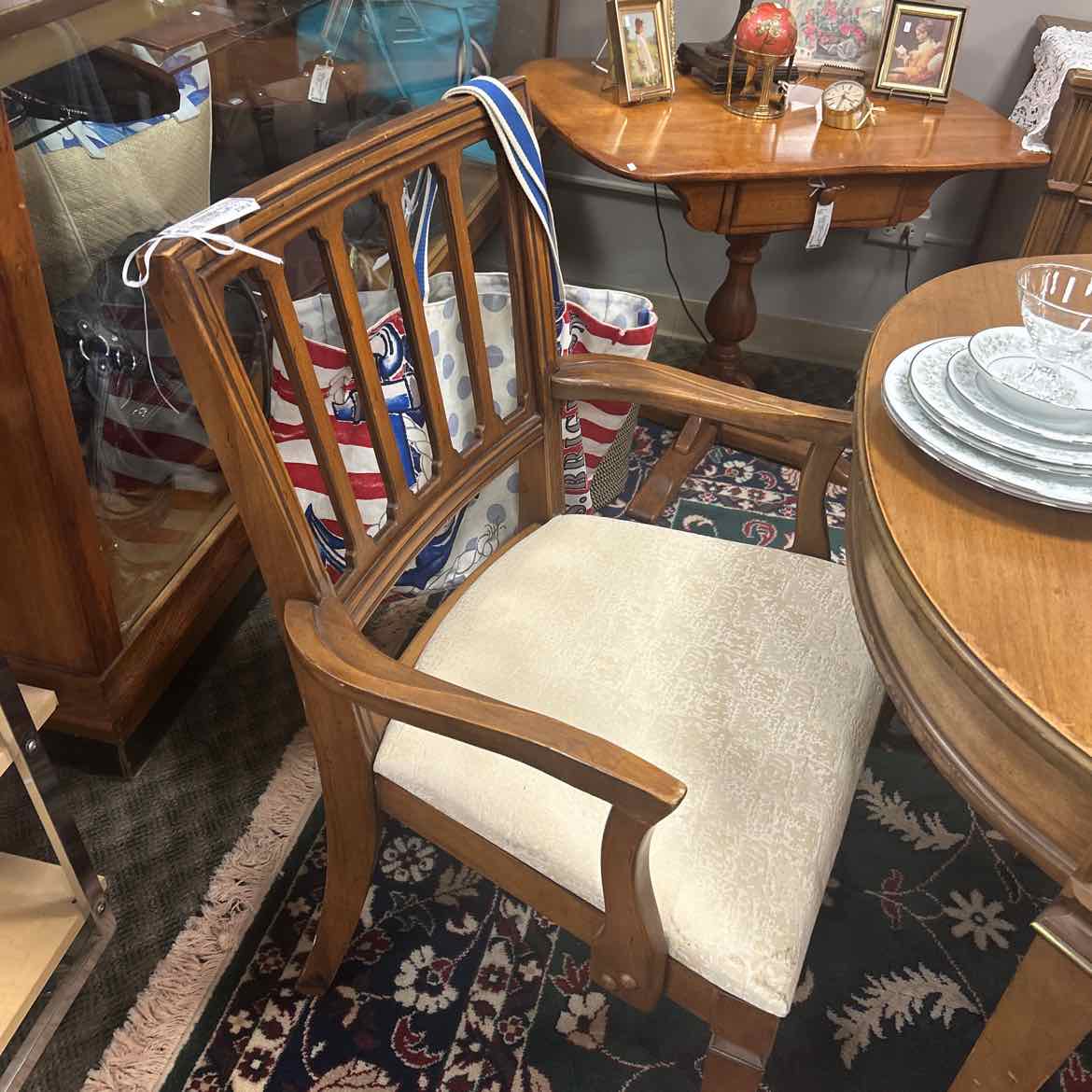 Oval Dining Table w/4 Chairs & 3 Leaves AS IS