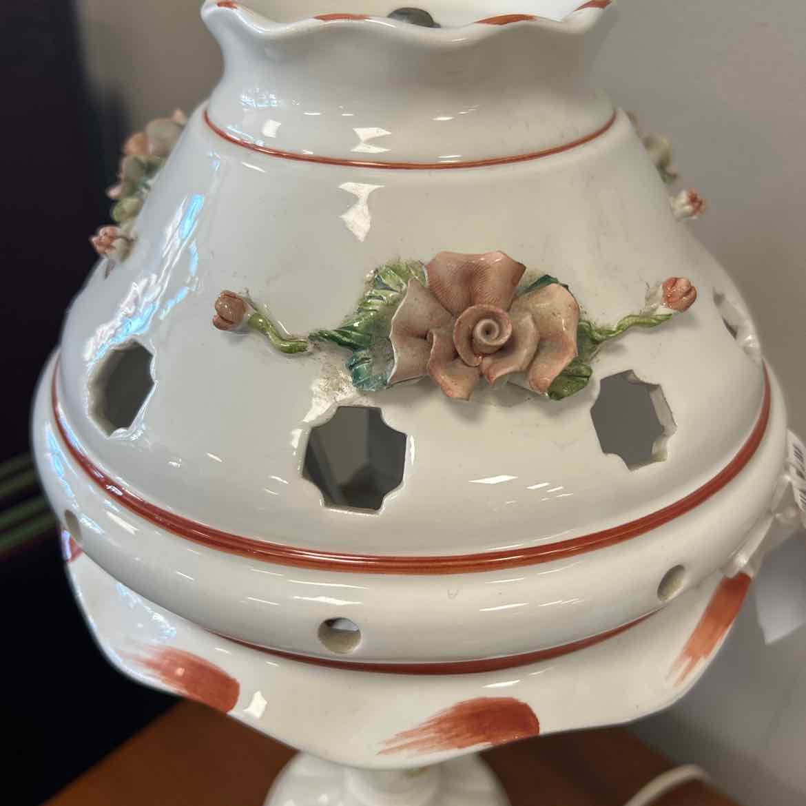 White w/Flowers Italian Table Lamp