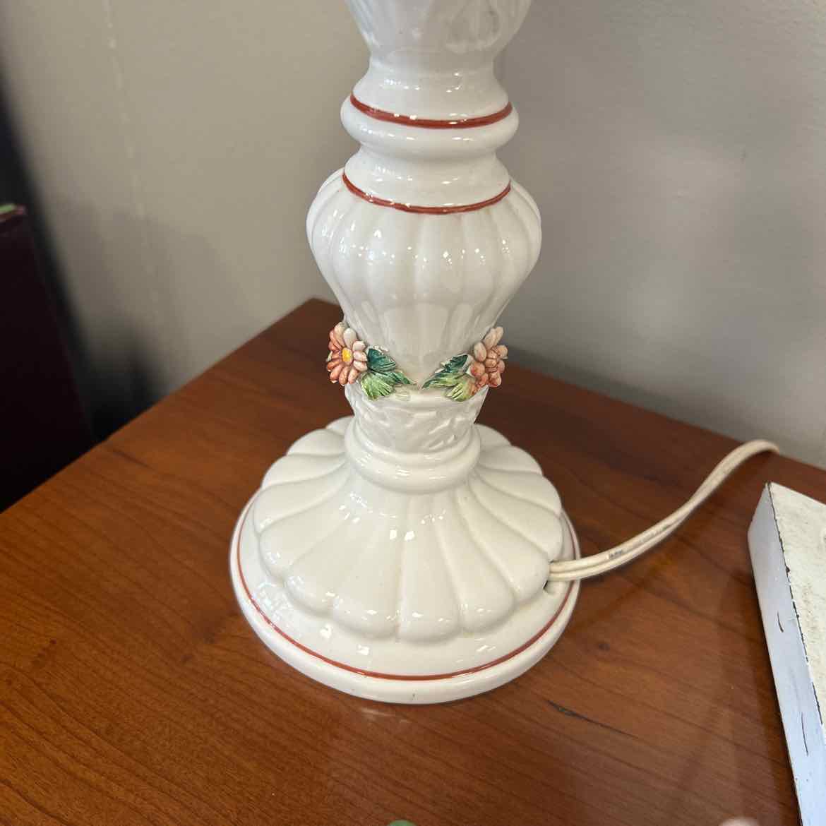 White w/Flowers Italian Table Lamp