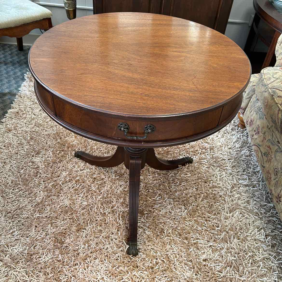 28" Round Pedestal Table w/Drawer