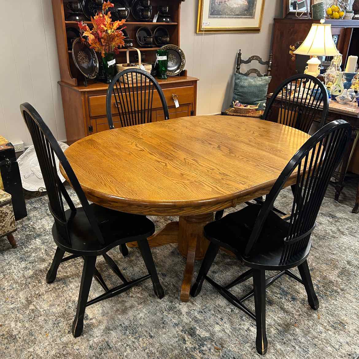 Oak Dining Table w/4 Black Chairs/1 Leaf