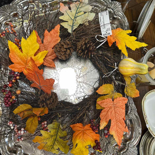 Wreath w/Fall Leaves/Pinecones