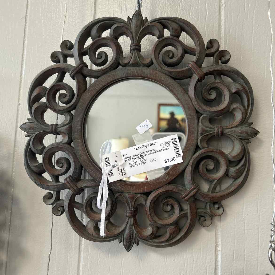 Small Round Mirror w/Scrolled Frame