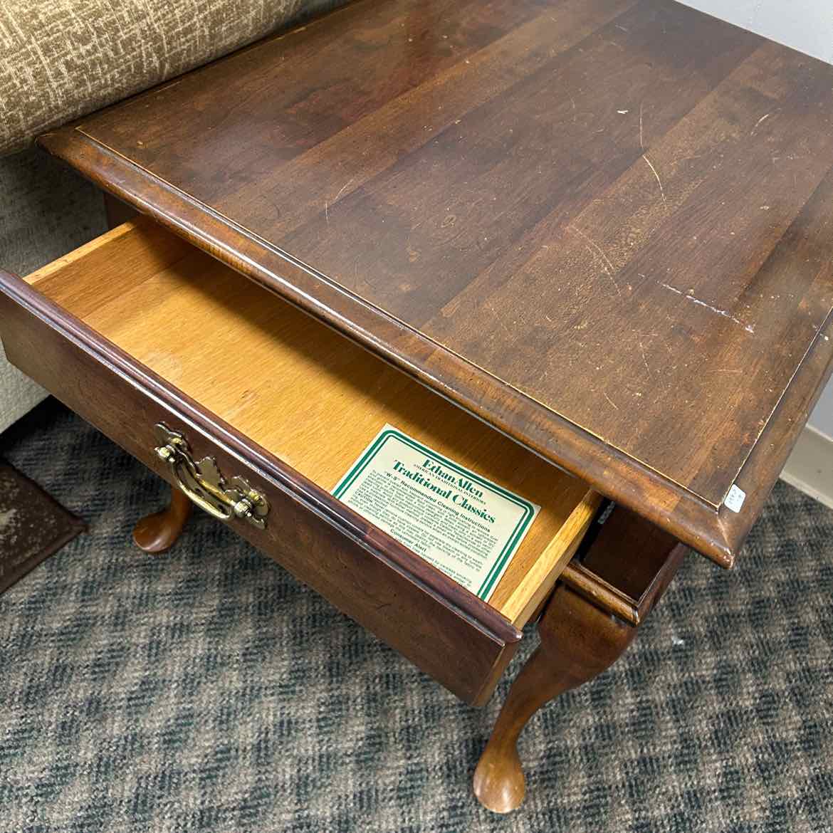 Ethan Allen Side Table w/Drawer
