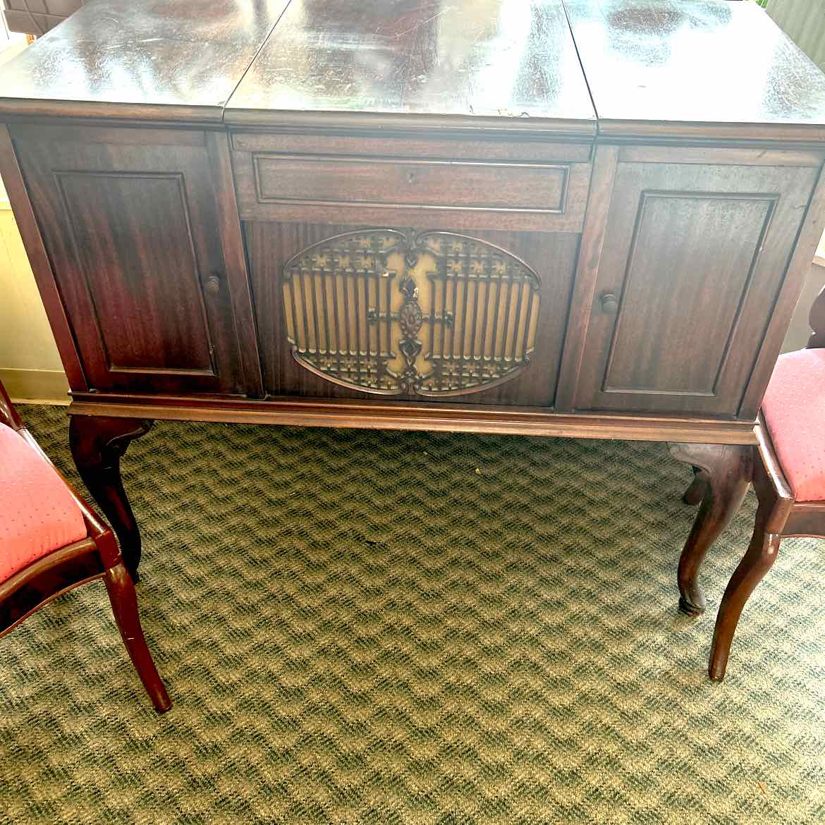 Antique Brunswick Console Phonograph w/Records