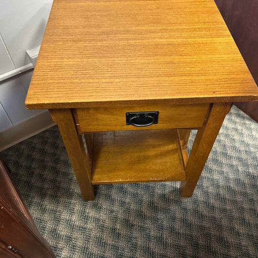 Mission Style Wood End Table w/Drawer