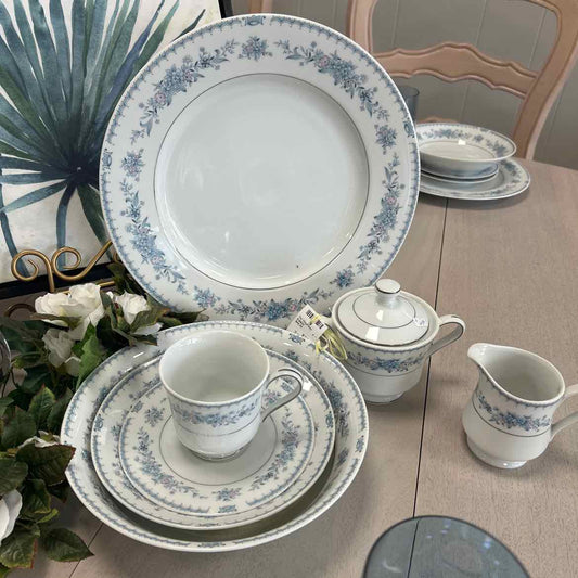 42 pc China w/Blue Flowers