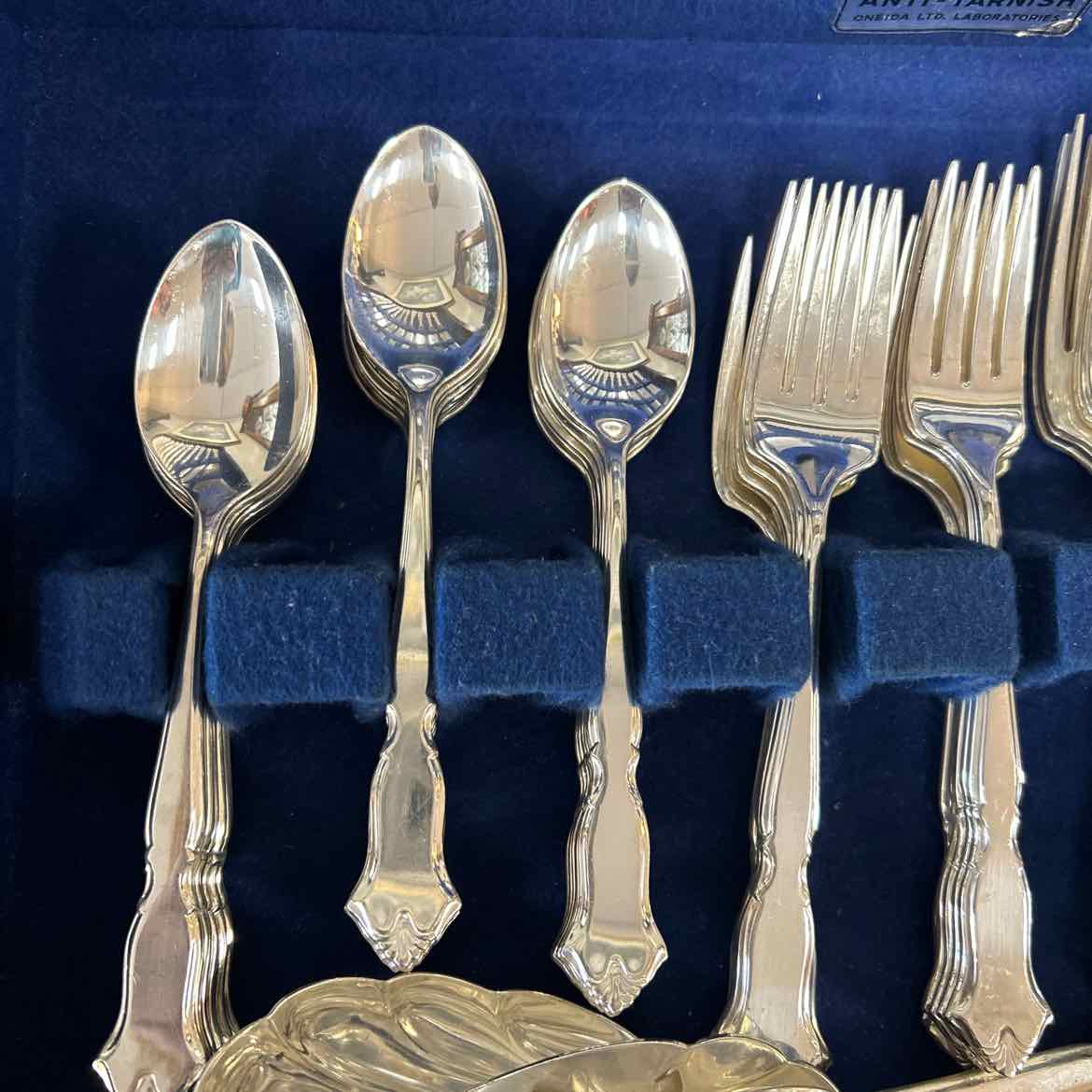 69 pc International Silver Flatware