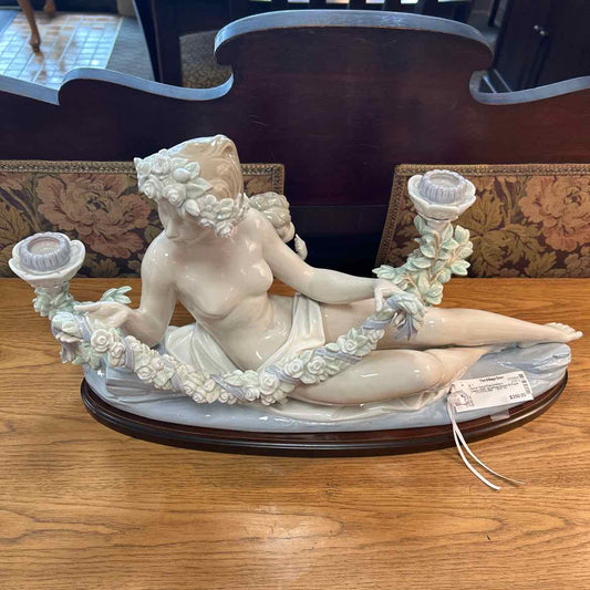 Lladro 7021 -Goddess Venus & Cupid Candleholder