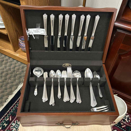 62 pc Rogers Silverplate Flatware w/Box