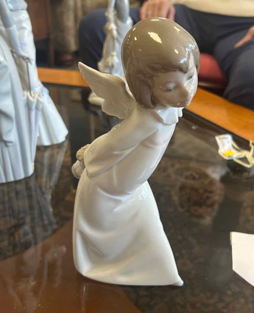 Ladro- Medium Angel
