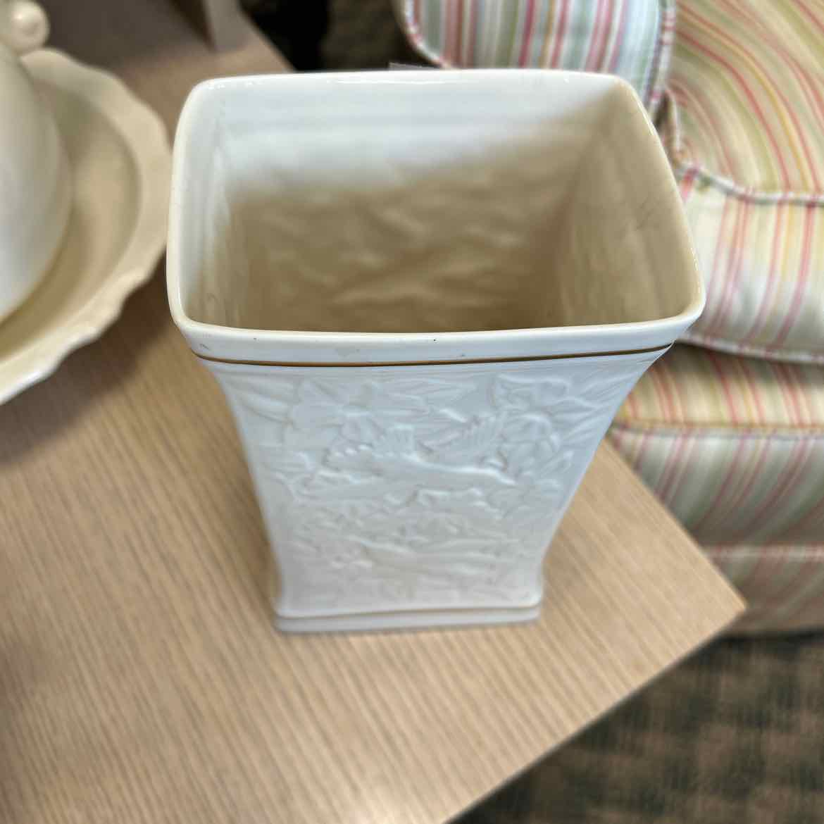 Lenox Vase w/Hummingbird