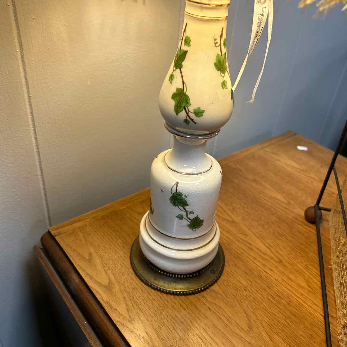 White w/Ivy Base Lamp