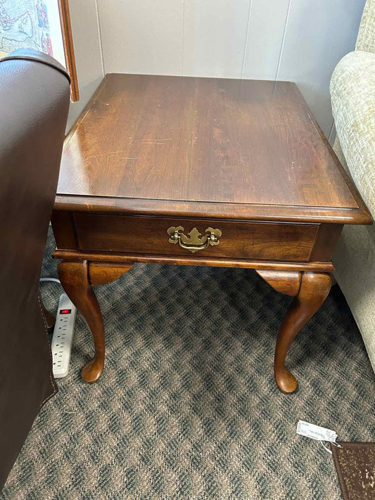 Ethan Allen Side Table w/Drawer