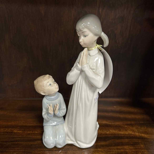 Lladro -Teaching to Pray