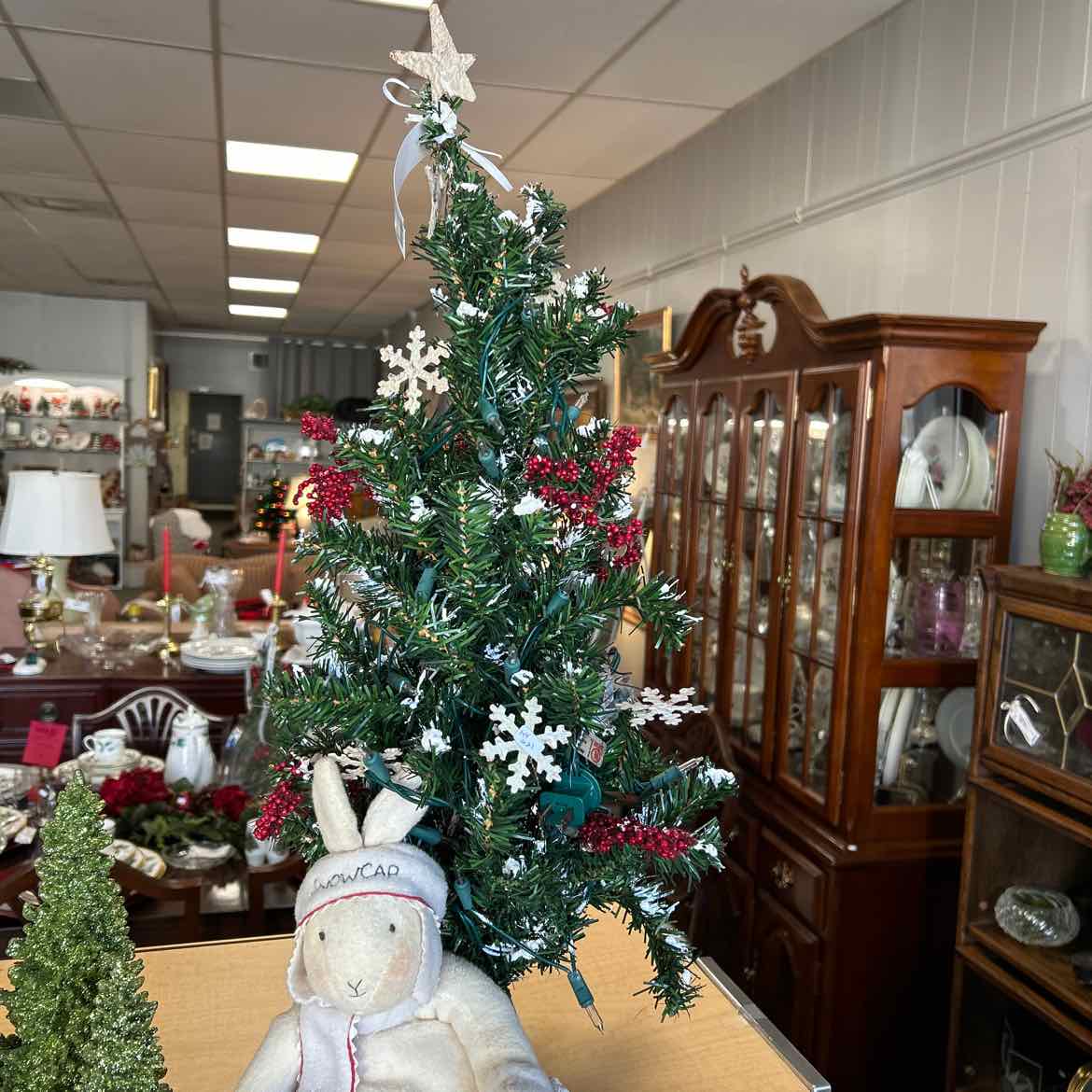 Lighted Tree w/Rabbit