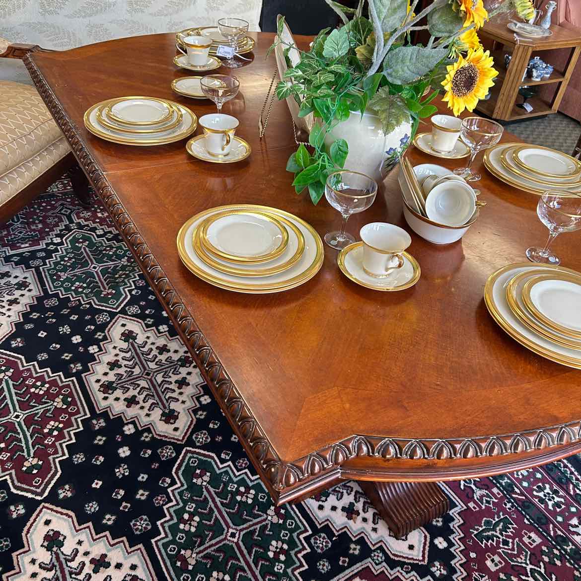 Wood 2 Pedestal Legs Table w/Carved Out Edge/2 Leaves