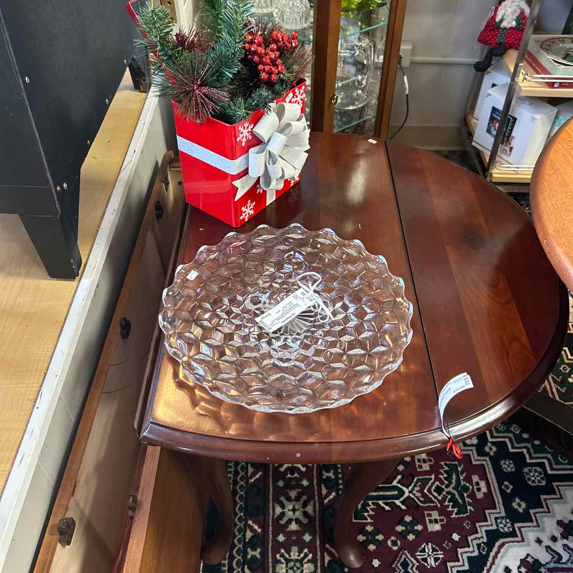 Drop Leaf Occasional Table