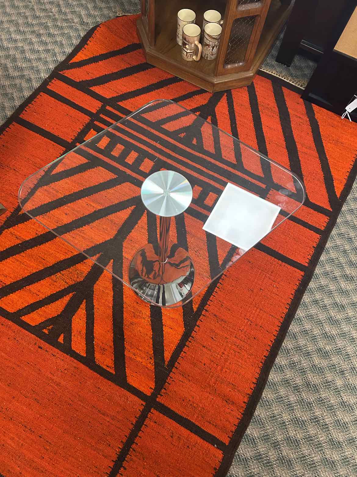 Glass Top Diamond Shape Table w/Metal Base