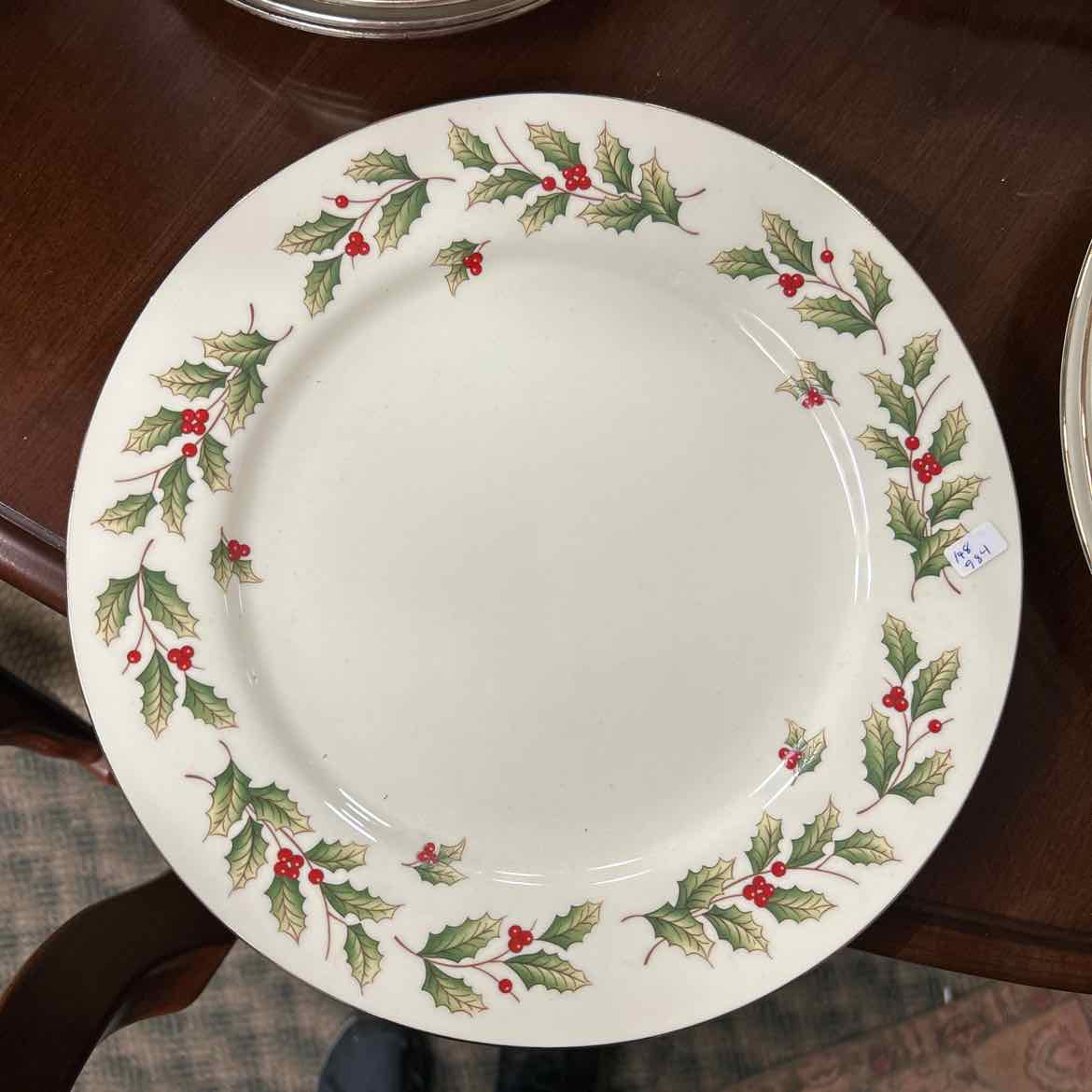 20 pc Ivory w/Holly Dish Set