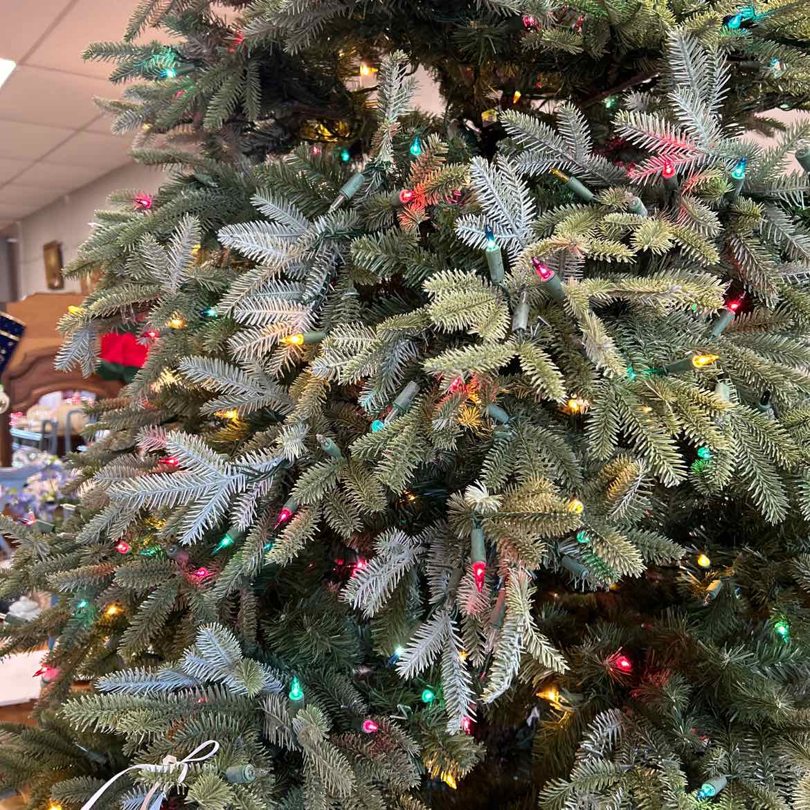 9 Ft Balsam Hill Christmas Tree w/Storage Bags