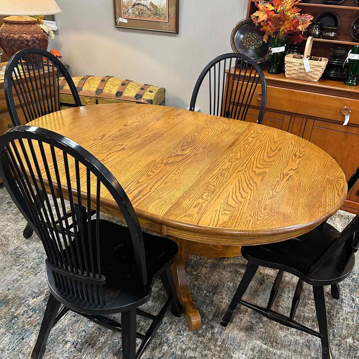 Oak Dining Table w/4 Black Chairs/1 Leaf