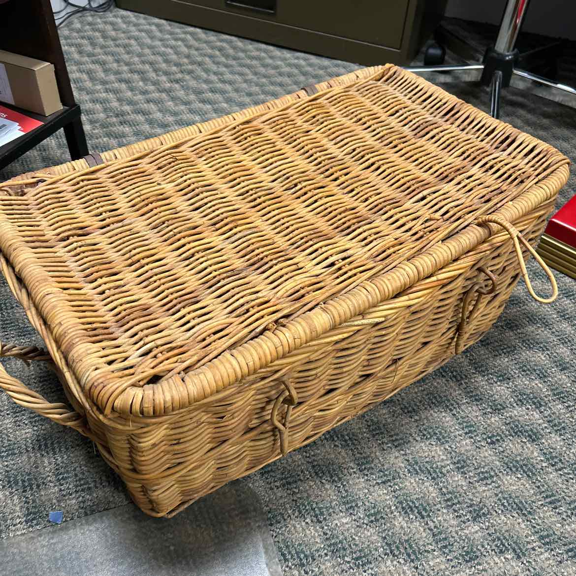 Large Wicker Basket w/Lid