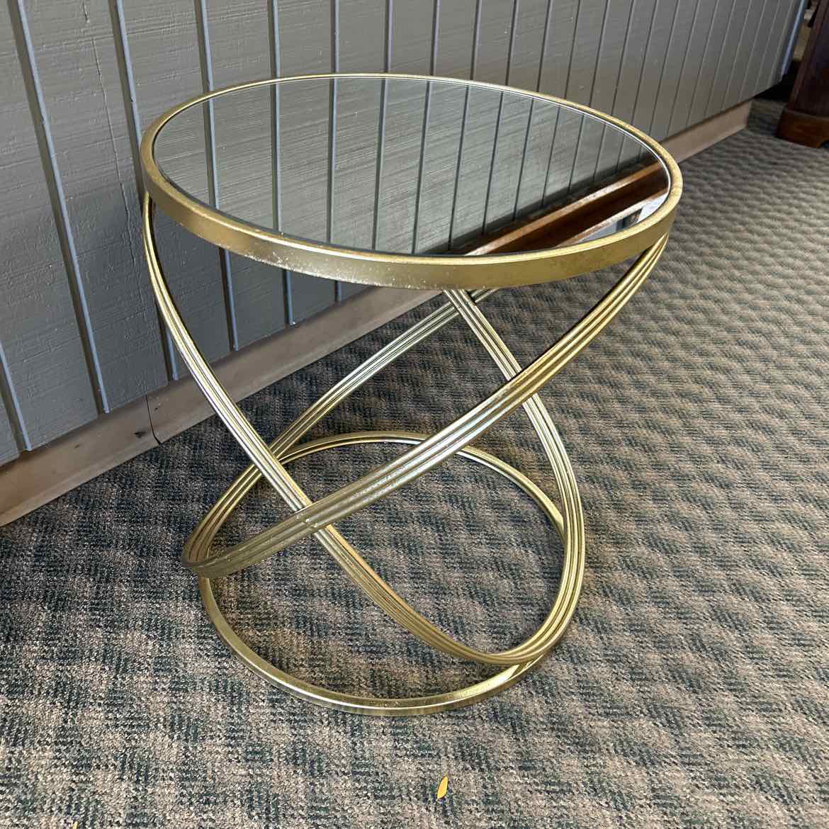 Round Brass End Table w/Mirrored Top