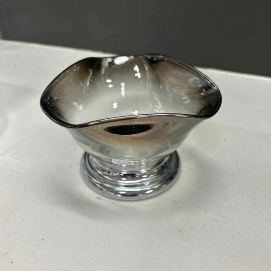 Silver Bottom Glass Bowl w/Gray Trim