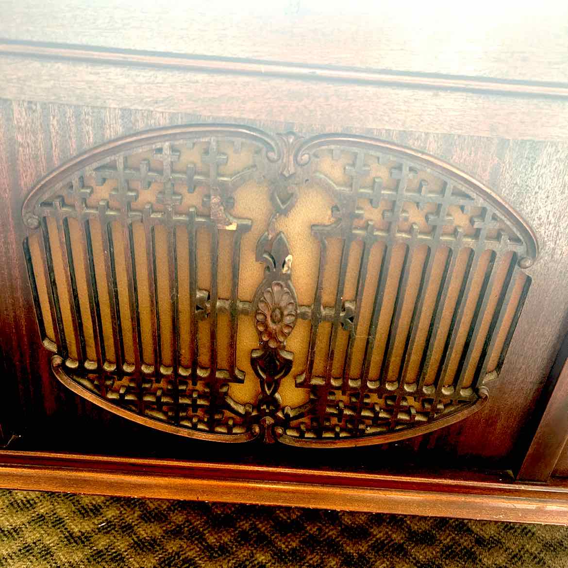 Antique Brunswick Console Phonograph w/Records