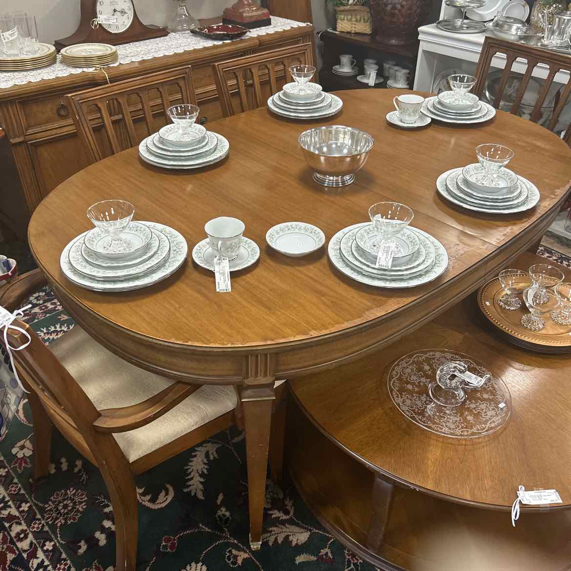 Oval Dining Table w/4 Chairs & 3 Leaves AS IS