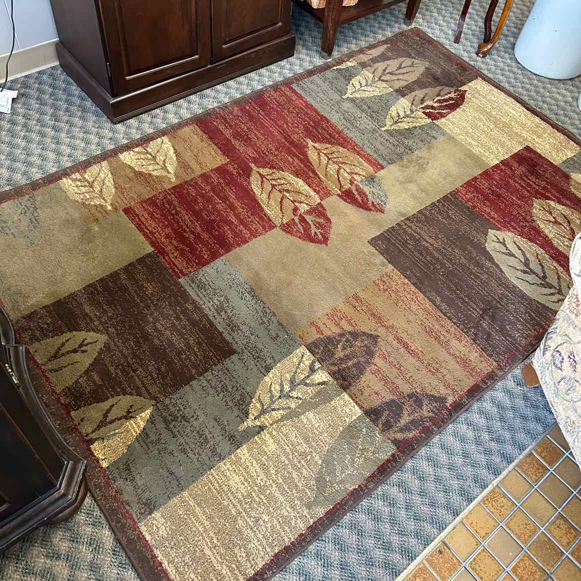 5'x7 1/2 Burgundy/Tan Rug w/Leaves